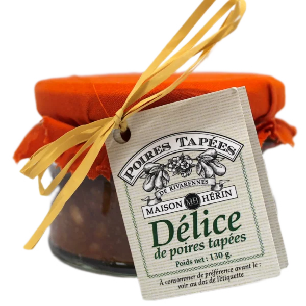 Image d'un bocal transparent refermer par un tissu rouge et une attache en paille qui tient l'étiquette présentant le produit ainsi que sa provenance